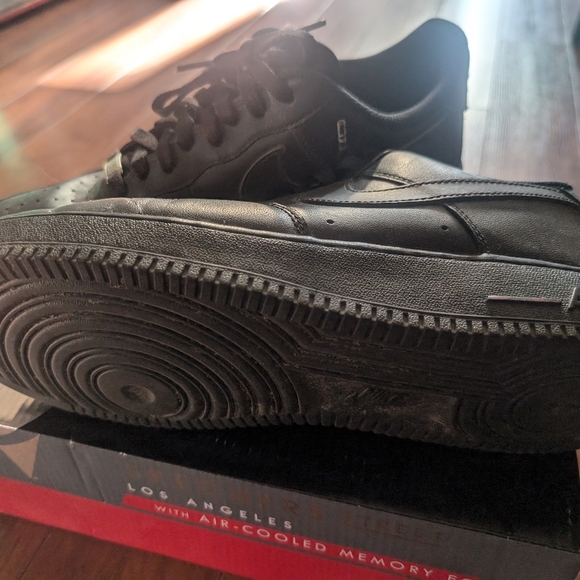 Nike Air Force Men Sneakers - Picture 3 of 5